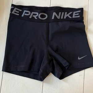 Nike pro very gently used